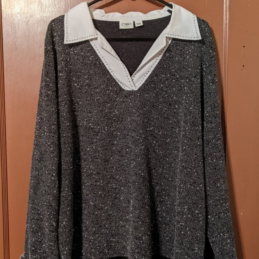 Cato Sweater-like long sleeve pullover top with collar and cuffs, size 26/28